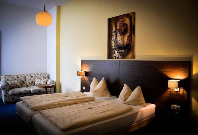 Отель Am Landeshaus