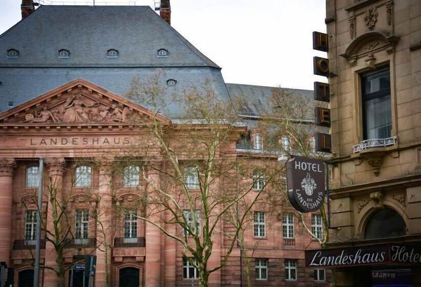 ホテル Am Landeshaus