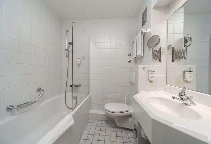 هتل Plaza Inn Chemnitz