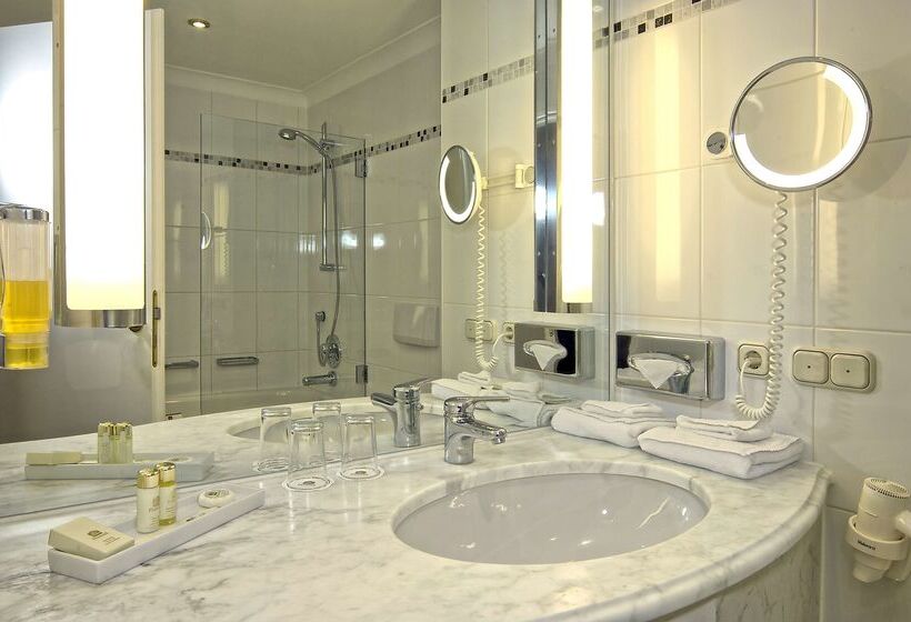 Отель Bayerischer Hof Miesbach, Bw Premier Collection