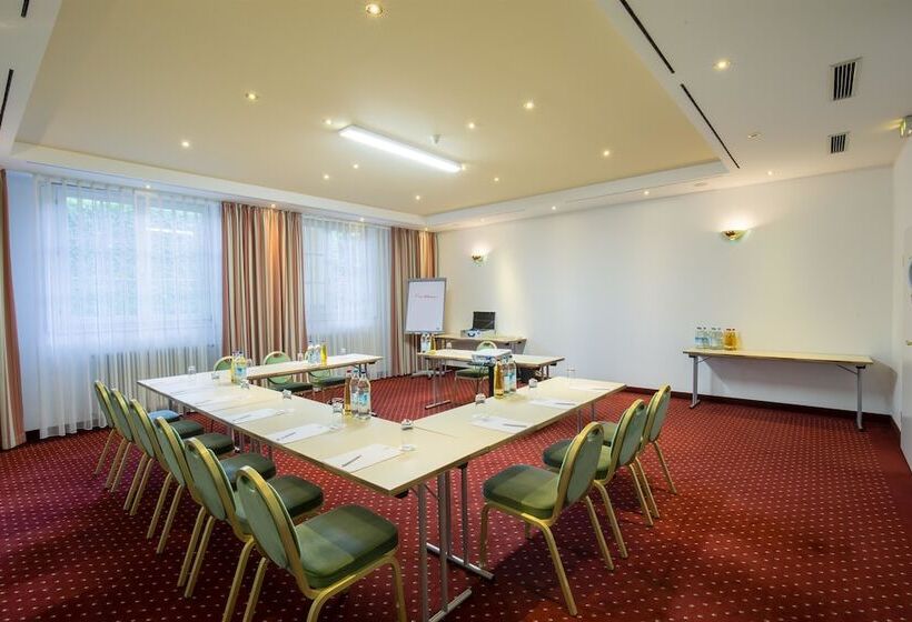 Отель Bayerischer Hof Miesbach, Bw Premier Collection