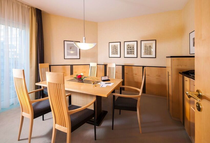 בית מלון כפרי Dorint Charlottenhof Halle