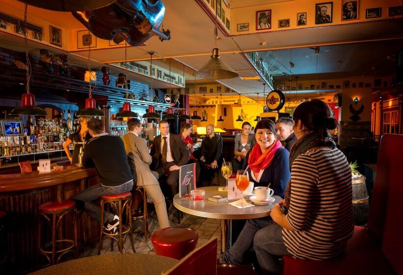 בית מלון כפרי Dorint Charlottenhof Halle