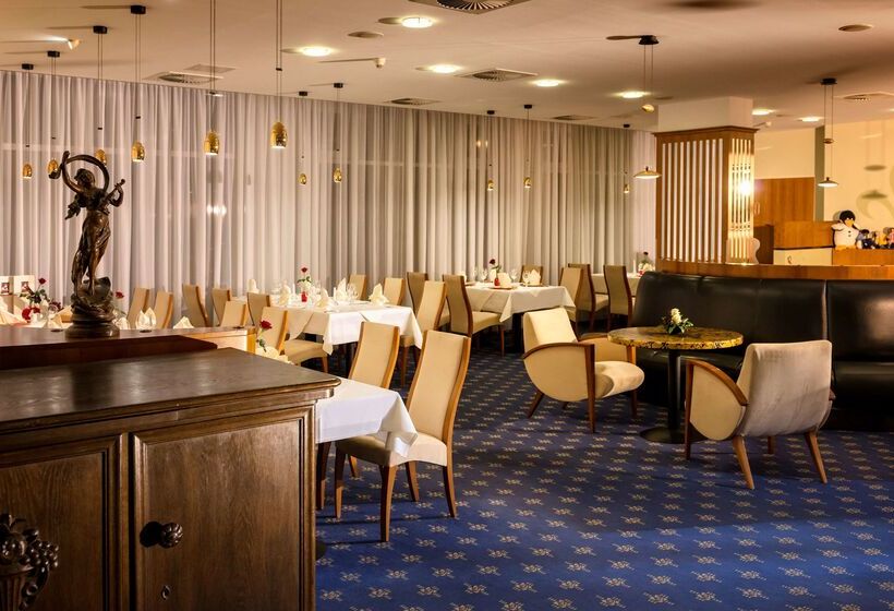 בית מלון כפרי Dorint Charlottenhof Halle