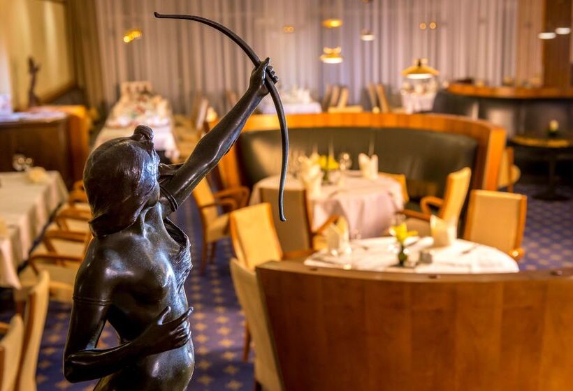 בית מלון כפרי Dorint Charlottenhof Halle