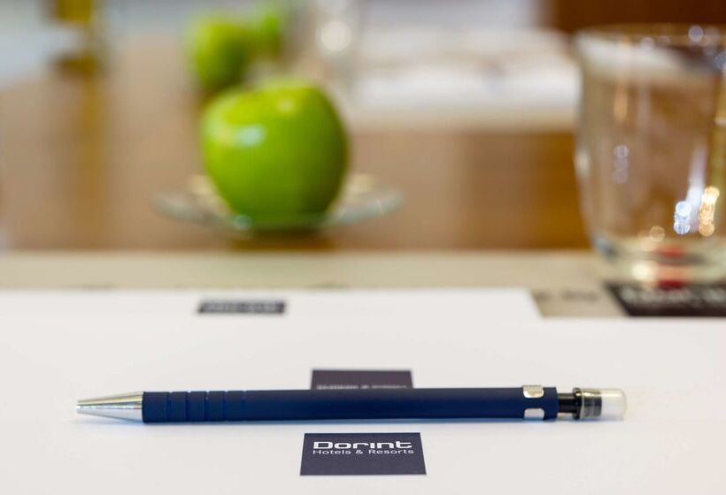 בית מלון כפרי Dorint Charlottenhof Halle