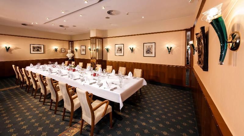 בית מלון כפרי Dorint Charlottenhof Halle