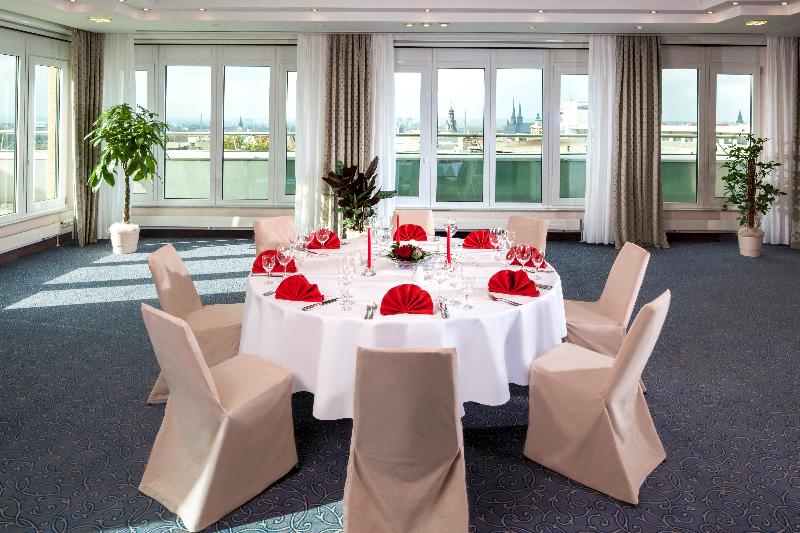 בית מלון כפרי Dorint Charlottenhof Halle