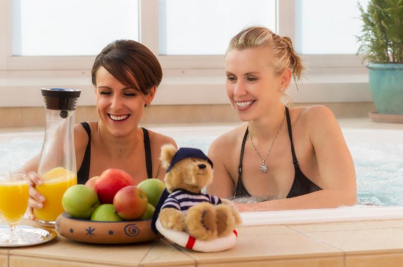 בית מלון כפרי Dorint Charlottenhof Halle