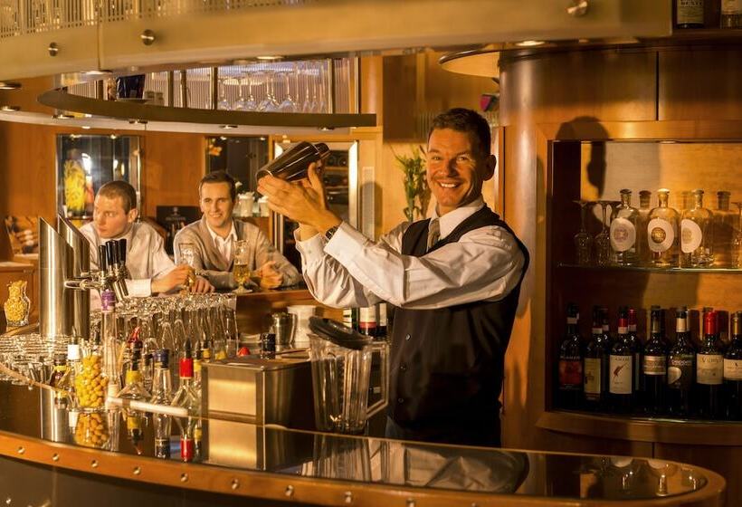 בית מלון כפרי Dorint Charlottenhof Halle