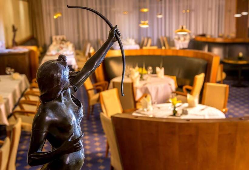 בית מלון כפרי Dorint Charlottenhof Halle