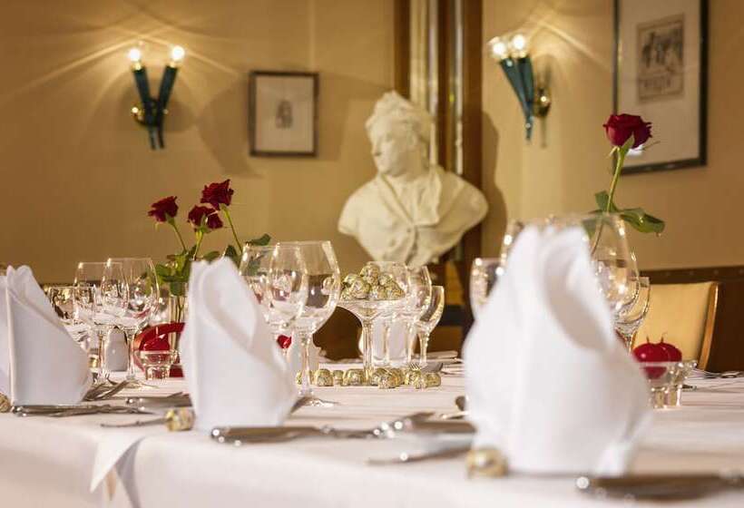 בית מלון כפרי Dorint Charlottenhof Halle