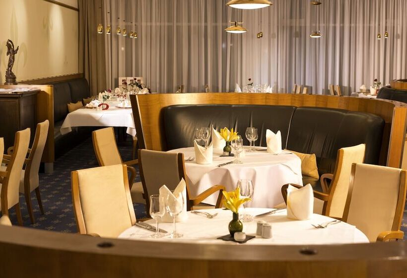 בית מלון כפרי Dorint Charlottenhof Halle