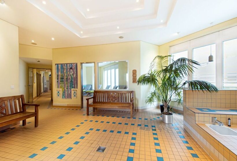 בית מלון כפרי Dorint Charlottenhof Halle