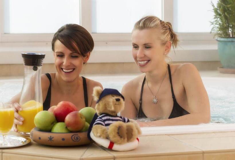 בית מלון כפרי Dorint Charlottenhof Halle