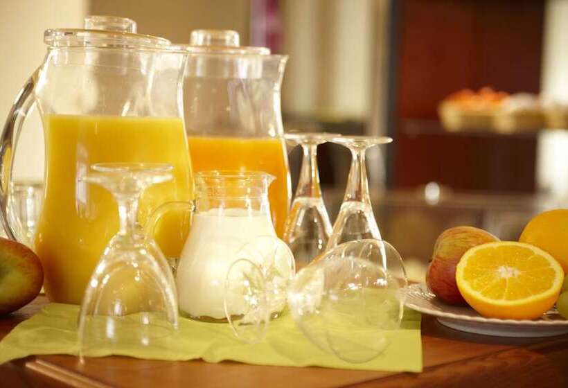 בית מלון כפרי Golden Tulip Luebecker Hof