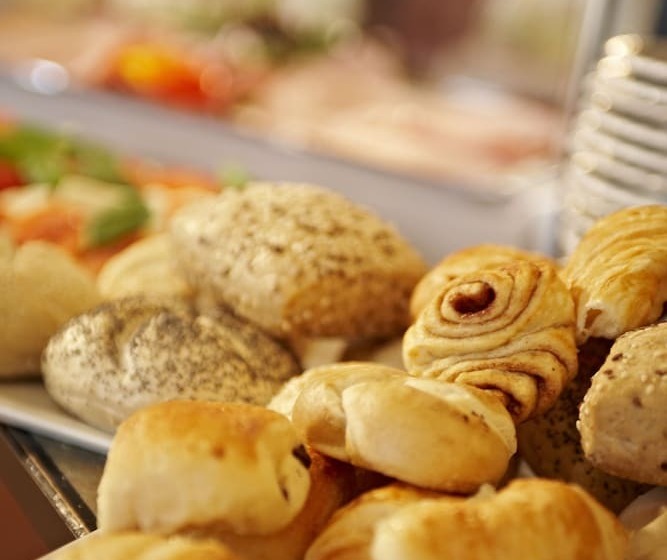 בית מלון כפרי Golden Tulip Luebecker Hof