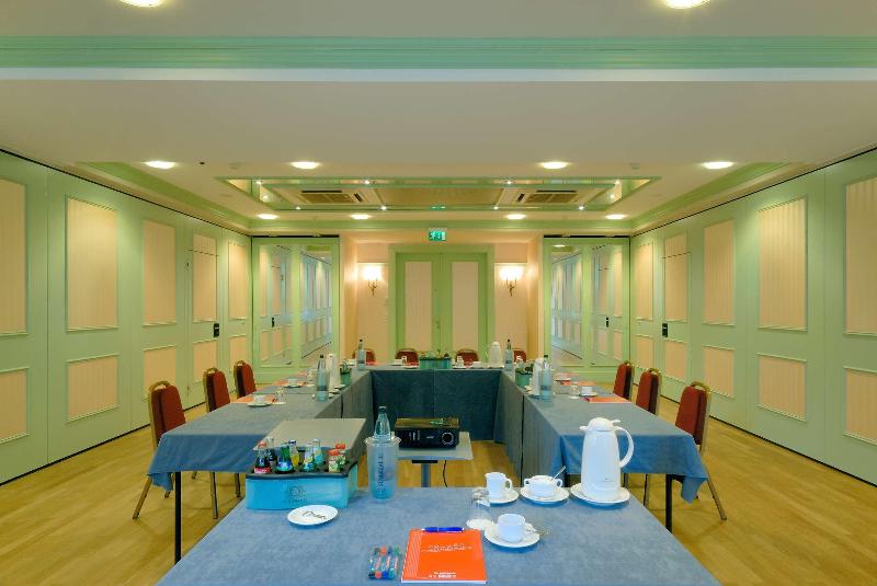 בית מלון כפרי Golden Tulip Luebecker Hof