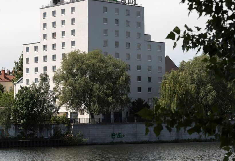 هتل Ibis Styles Berlin Treptow