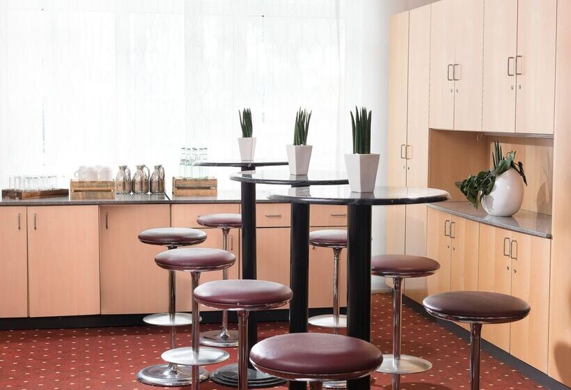 هتل Ibis Styles Berlin Treptow