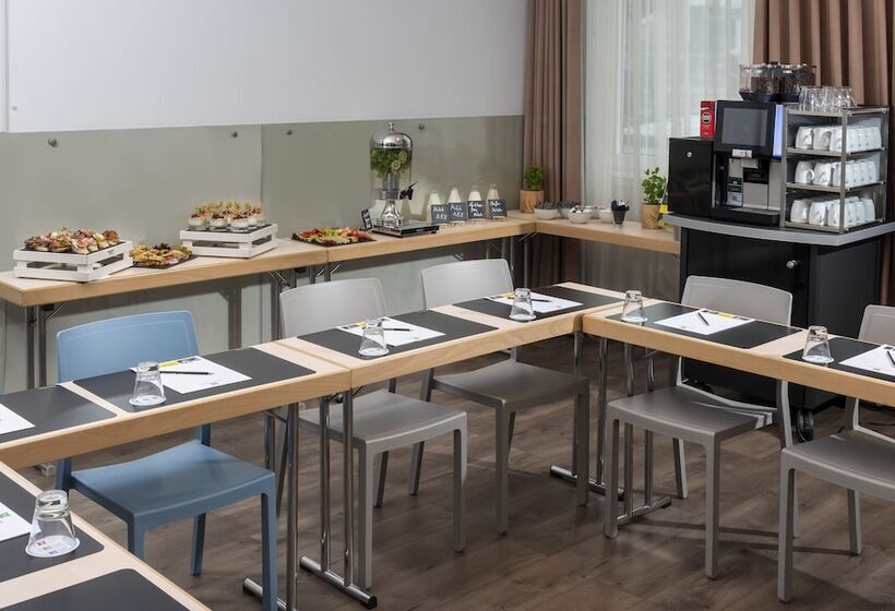 هتل Ibis Styles Berlin Treptow