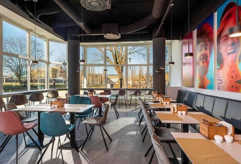 هتل Ibis Styles Berlin Treptow