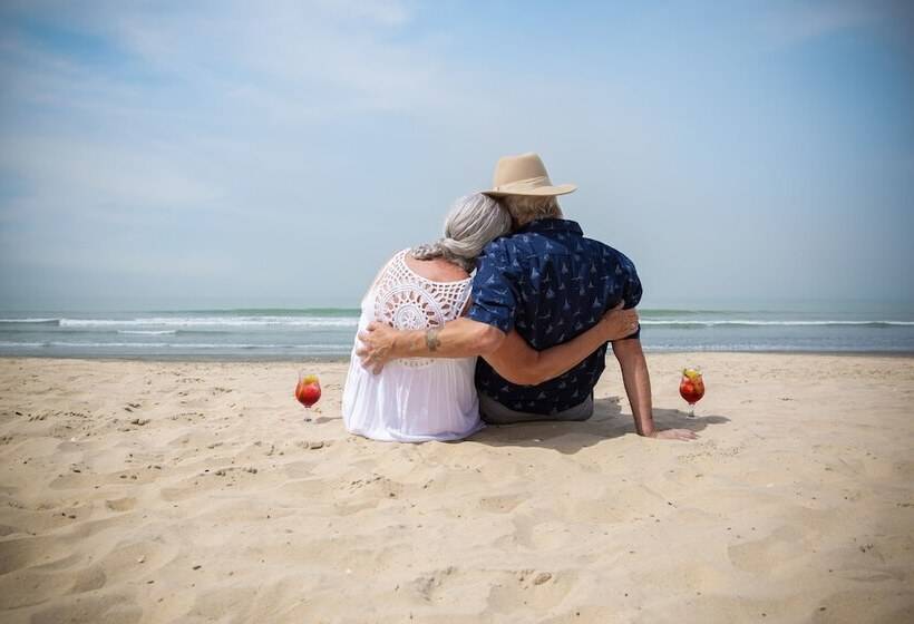 هتل Kombo Beach Resort