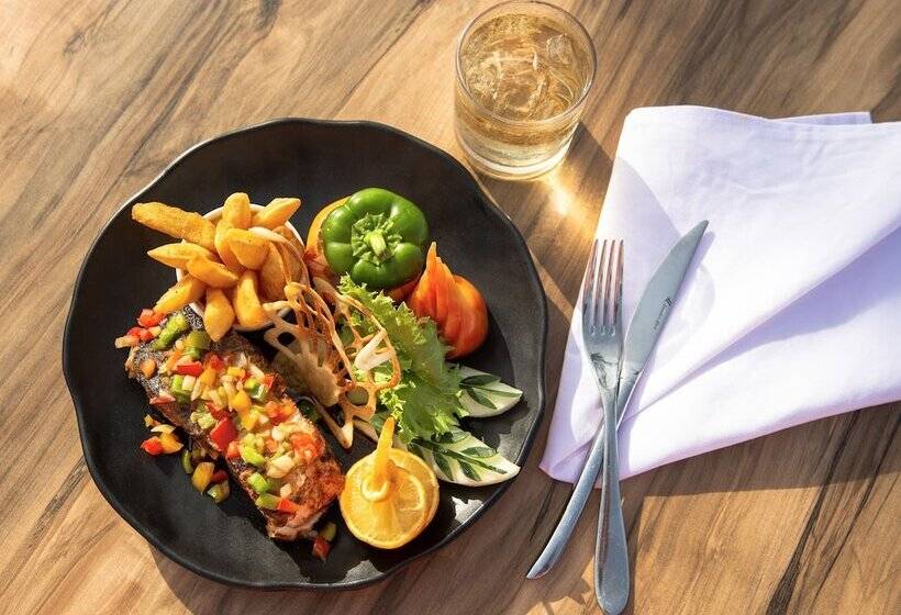 هتل Kombo Beach Resort