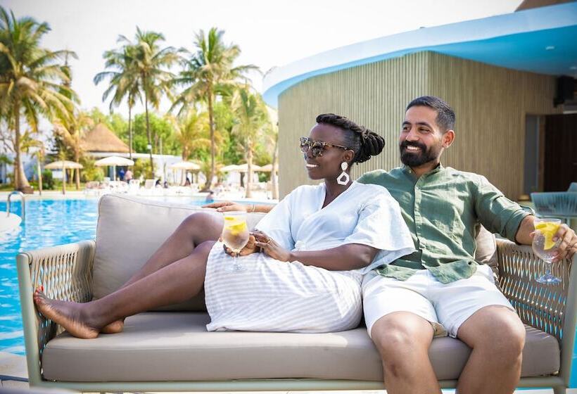 هتل Kombo Beach Resort