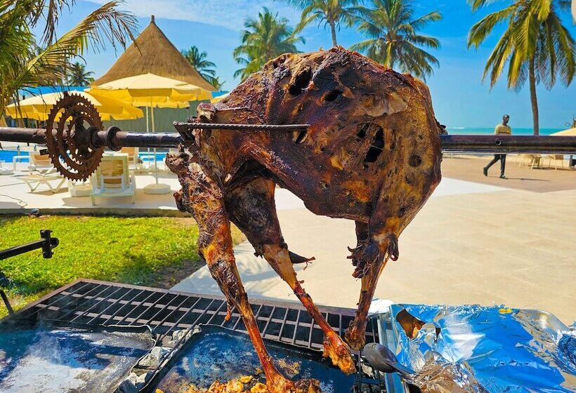 هتل Kombo Beach Resort