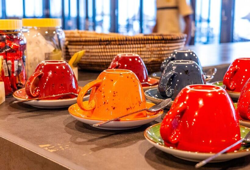 هتل Kombo Beach Resort