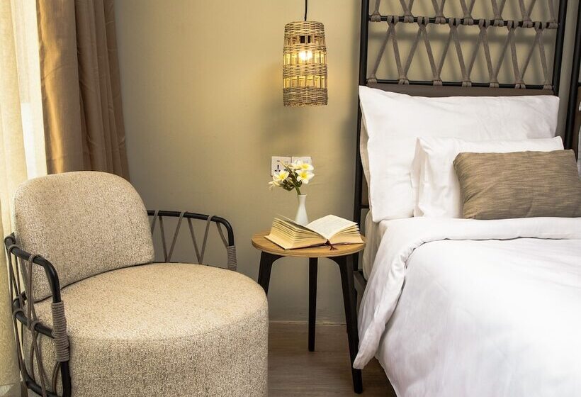 هتل Kombo Beach Resort