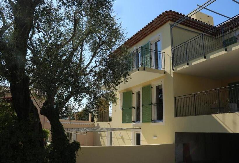 호텔 La Bastide De L'oliveraie