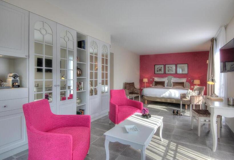 호텔 La Bastide De L'oliveraie