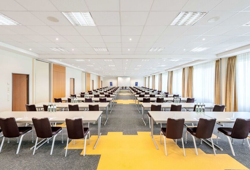 هتل NH Leipzig Messe