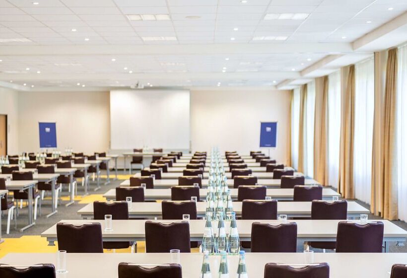 هتل NH Leipzig Messe