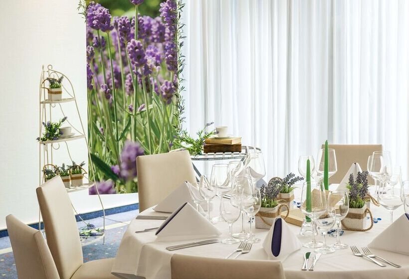 Отель NH Oberhausen