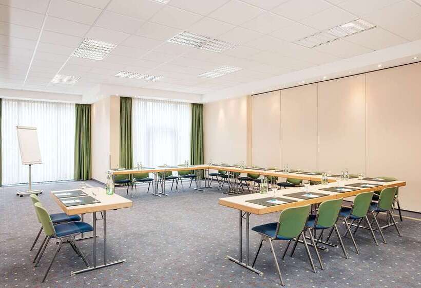 Отель NH Oberhausen