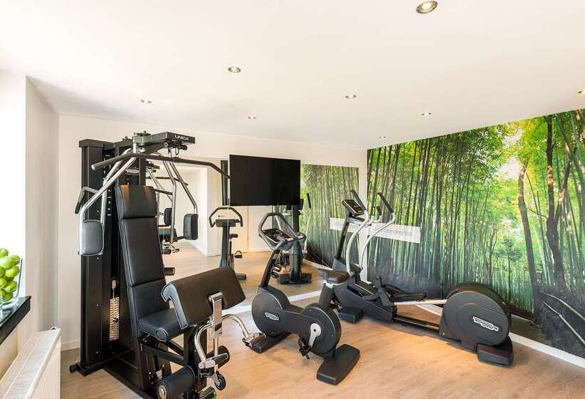 Отель NH Oberhausen