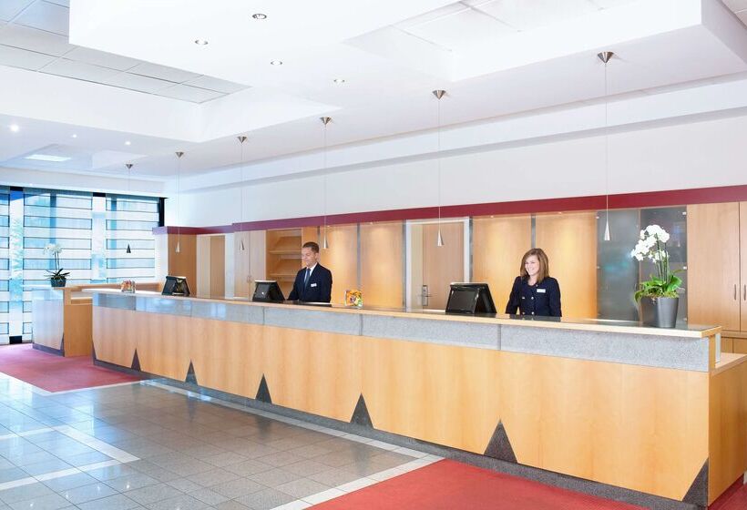 Отель NH Oberhausen