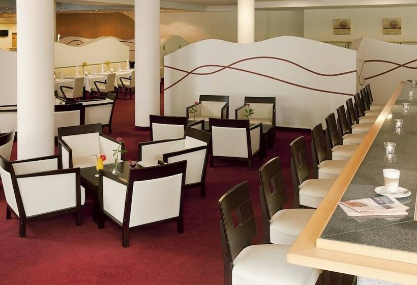 Отель NH Oberhausen