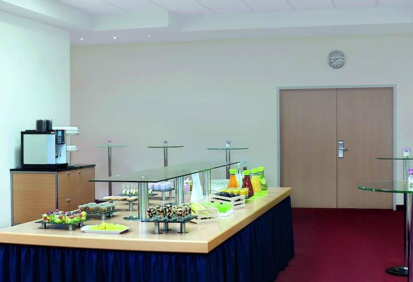 Отель NH Oberhausen