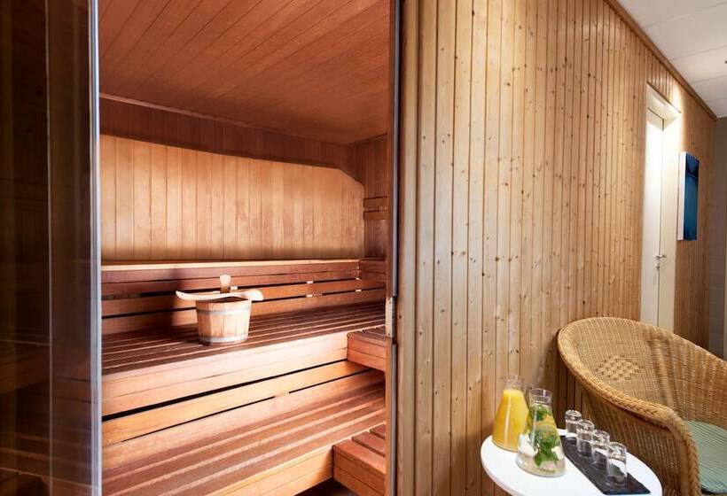 Отель NH Oberhausen