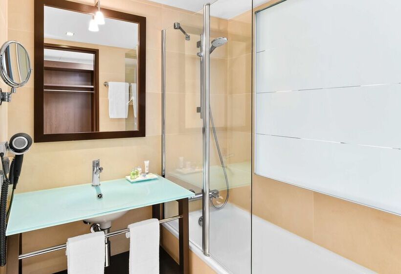 هتل NH Stuttgart Airport