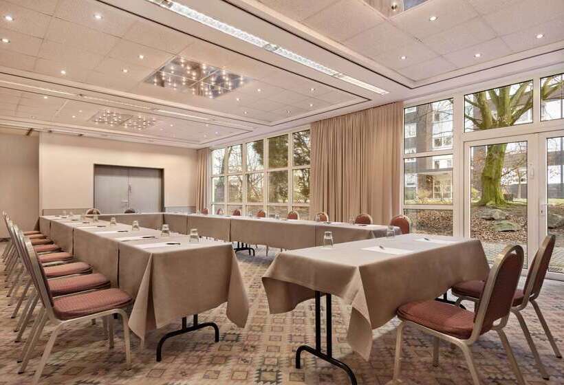 호텔 Ramada By Wyndham Bottrop City