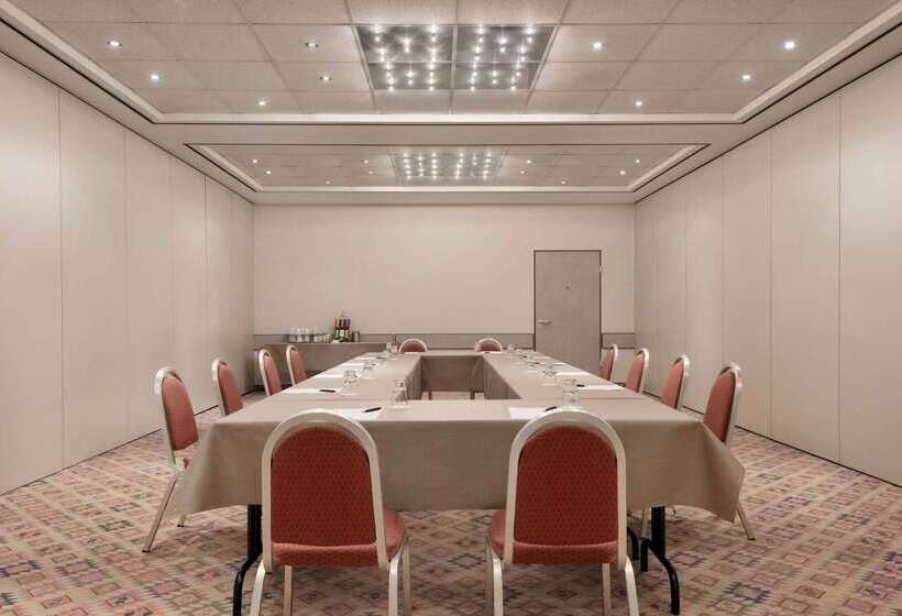 호텔 Ramada By Wyndham Bottrop City