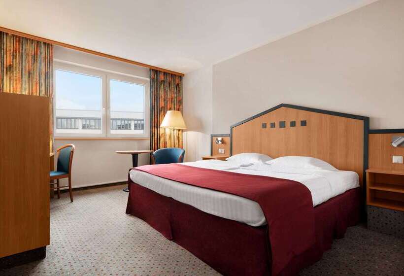 فندق Ramada By Wyndham Bottrop City