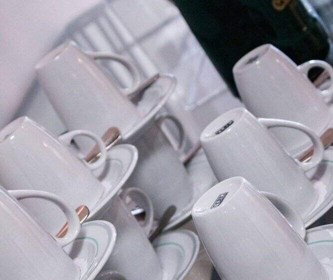 호텔 Ramada By Wyndham Bottrop City