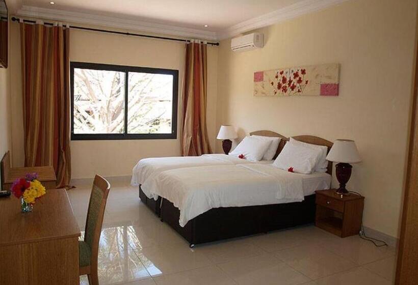 هتل Senegambia Beach