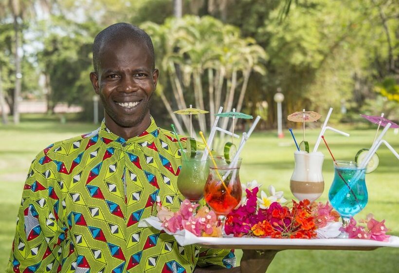 هتل Senegambia Beach